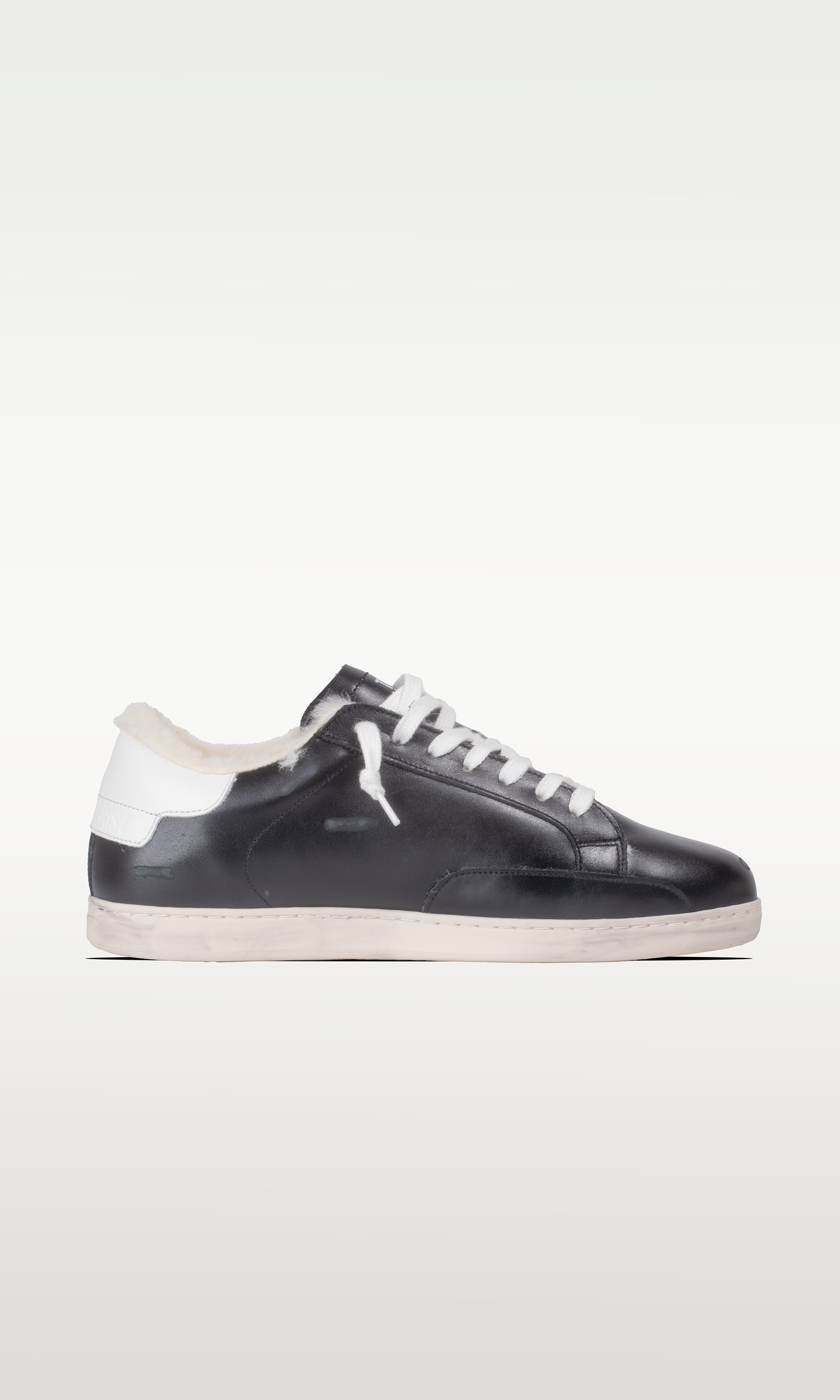 Distressed Winter Sneaker: Moritz - BLACK AND WHITE